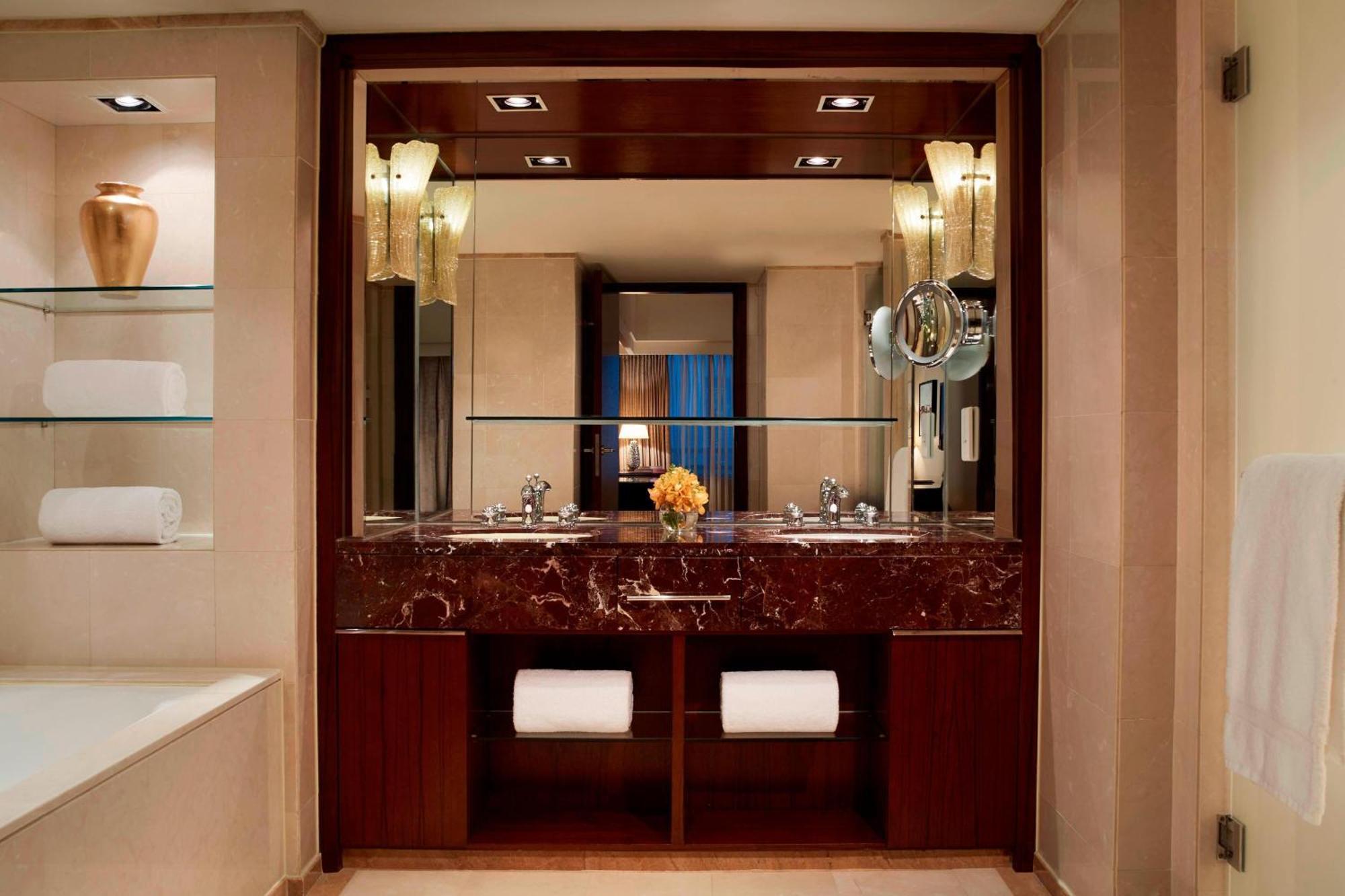 The Portman Ritz-Carlton Шанхай Экстерьер фото